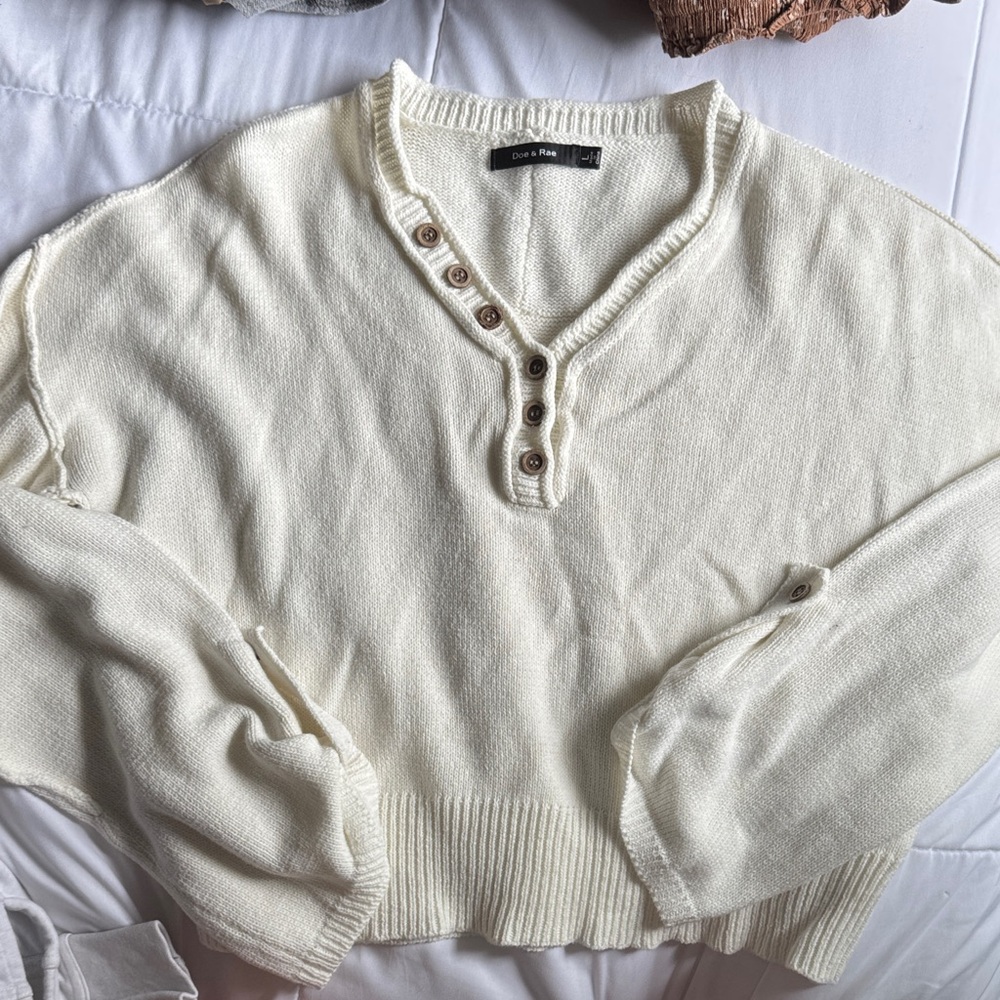 Doe & Rae Cream V-Neck Sweater